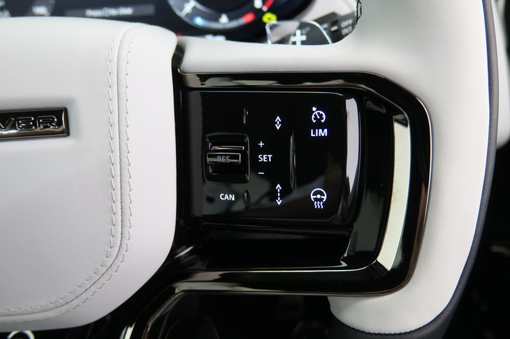 レンジローバー・スポーツSVエディションワン（ステアリングスイッチ）