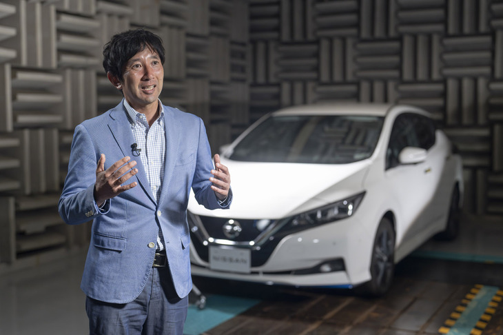 「自動車用自己放射冷却塗装」の開発を行っている日産自動車総合研究所・主任研究員の三浦 進氏。先端材料・プロセス研究を担当し、ポピュラーサイエンス誌の2020年「Best of What‘s New Award in the auto category」を受賞した「音響メタマテリアル」の開発も手がけた。