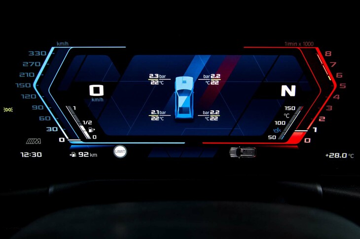 BMW M2（メーターパネル）