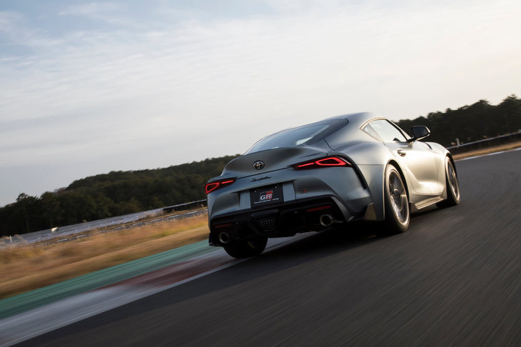 トヨタ・スープラ（ドライビング）