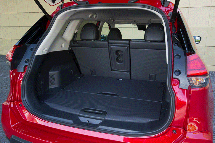 日産エクストレイル20X（ラゲッジルーム）