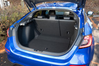 「シビック」の荷室容量は404リッターと「プリウス」よりもわずかに小さい。