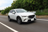 ボディーカラーは有償色を含め全8色。テスト車には「セラミックメタリック」が採用されていた。