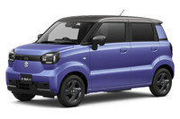「スズキeスカイ」は受注生産ながら212万円というエントリーグレードの安さが際立つ。ただし、この「A」グレードは急速充電機能が省略されるなど、徹底的に装備を割り切った仕様となっている。