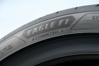 これまで背反するとされてきたあまたの性能を、高いレベルで成立させた「イーグルF1アシメトリック6」。このままタイヤ技術が進化し続けると、そのうちにエコタイヤとかスポーツタイヤ、コンフォートタイヤといったくくりは消えてなくなるのでは？　今回の試走を通し、そんなことも考えてしまった。