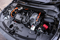 最高出力106PS、最大トルク127N・mの1.5リッター直4エンジンに、同131PS、同253N・mのモーターを組み合わせた「ヴェゼル」のハイブリッドシステム「e：HEV」に手は入れられていない。