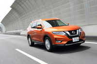 今回のマイナーチェンジにより、「エクストレイル」には操舵支援機能付きのアダプティブクルーズコントロール「プロパイロット」がオプション設定された。