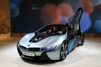 BMW i8コンセプト：「駆けぬける歓び」の最新形