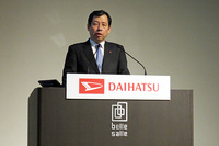 「らくぴた送迎」の試験運用を行っているSOMPOケアネクストの角 秀洋副社長。同システムの導入により、送迎にまつわる作業の効率化や経費削減などが実現したという。