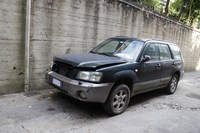 アフリカを目指す若者のために探してきた2代目「フォレスター」。一般的な状態の中古車でも1500ユーロ前後が相場だから、旅を前にかなり節約できたと思われる。