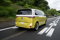 240km余りをドライブした今回の電費は4.1km/kWh。それほど飛ばしたわけでもなく、電費走行に徹したわけでもないが、大きく伸びる感触はなかった。電池容量を考えると実際の一充電走行距離は350km前後か。