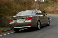 （M）【テスト車のオプション装備】ヘッドアップ・ディスプレイ＝23万5000円／ステアリングホイール・ヒーティング＝2万7000円／シャドーラインエクステリア＝3万円／アクティブバックレスト＝12万3000円／電動ガラスサンルーフ＝17万／フロント・コンフォートシート＝12万9000円／ライトパッケージ＝4万3000円