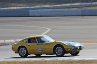 「ジャンクション」と題された、ヒストリックマシンのデモランより。1966年に当時の速度国際記録を樹立したスピードトライアル車両を復元した「トヨタ2000GT」。2000GTでその年の第3回日本グランプリに出場した田村三夫がドライブ。