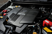 パワーユニットについては従来と同様。150psを発生する2リッター水平対向エンジンと、13.6psの電動モーターの組み合わせとなる。