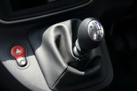 6段MTのシフトフィールは、しっとりとしていて滑らかだ。