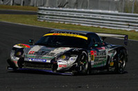 No.30 RECKLESS MR-S（佐々木孝太／山野哲也組）がGT300クラス優勝。ラインキングトップを堅持した。（写真＝トヨタ自動車）