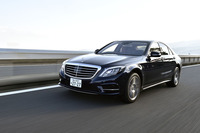 巡航時の「S300hエクスクルーシブ」は室内の静かさが印象的。