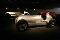 レースカーも、初期のモノから展示される。