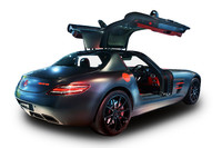 メルセデスSLS AMGに“黒×赤”の特別仕様車の画像