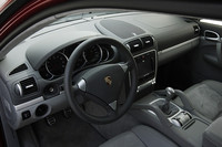 ポルシェ・カイエンGTS（4WD/6MT）【試乗記】の画像