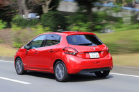 プジョーのBセグメントコンパクトとして2012年に登場した「208」。これまでに累計100万台以上が生産されている。