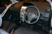 トヨタの世界戦略車「ヴィッツ」一新、広さ、走り、クオリティ……すべての満足を目指すの画像