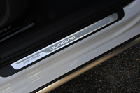 アルミのサイドシルプレートには“allroad quattro”の文字。