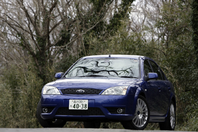 【スペック】全長×全幅×全高＝4755×1810×1450mm/ホイールベース＝2755mm/車重＝1510kg/駆動方式＝FF/3リッターV6DOHC24バルブ（226ps/6150rpm、28.6kgm/4900rpm）/価格＝430.5万円（テスト車＝同じ）