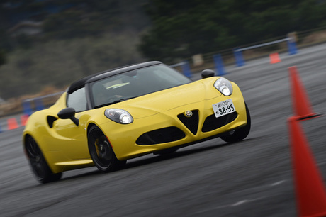 アルファロメオ 4C スパイダー 2015年モデルの価格・グレード一覧 価格.com