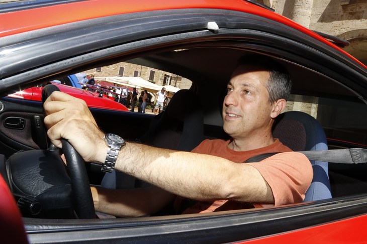 クルマ選びの基準は金銭的価値ではなく、ユニークかどうかであると語るビーノさん。