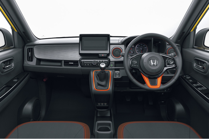 最高出力64PS、最大トルク104N・mを発生するS07B型0.66リッター直3ターボエンジンを搭載する「N-ONE RS」。6段MTは1～5速をクロースにしたセッティング。これを走らせるのは、至福以外のなにものでもない。