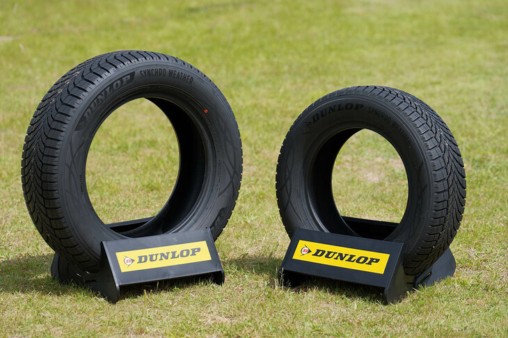 水や温度などの外的要因に反応して、ゴムの特性が変化する新技術「アクティブトレッド」が採用された「ダンロップ・シンクロウェザー」。サイズは14インチから21インチまでの全100種類で、すべてメーカー希望小売価格が設定されている（2025年10月現在）。