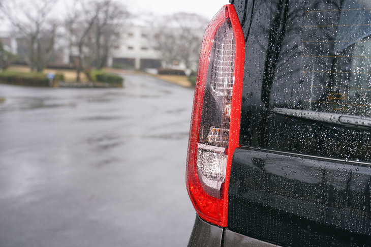 三菱eKクロス スペース（リアコンビランプ）