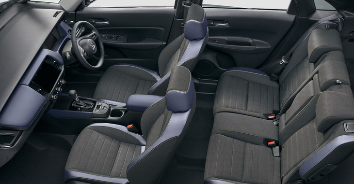 「フィット クロスター」のインテリア。