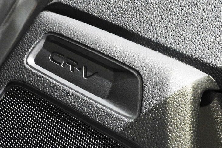 ホンダCR-V e：HEV RS（「CR-V」ロゴ）