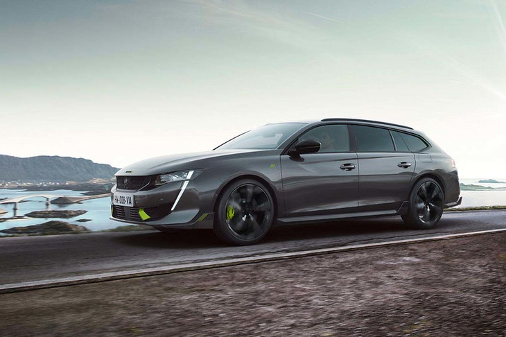 「508プジョースポールエンジニアード」には、「508SW」をベースとするワゴンモデルもラインナップされている。