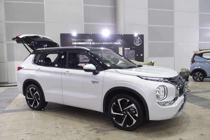 三菱アウトランダーPHEV／三菱自動車
