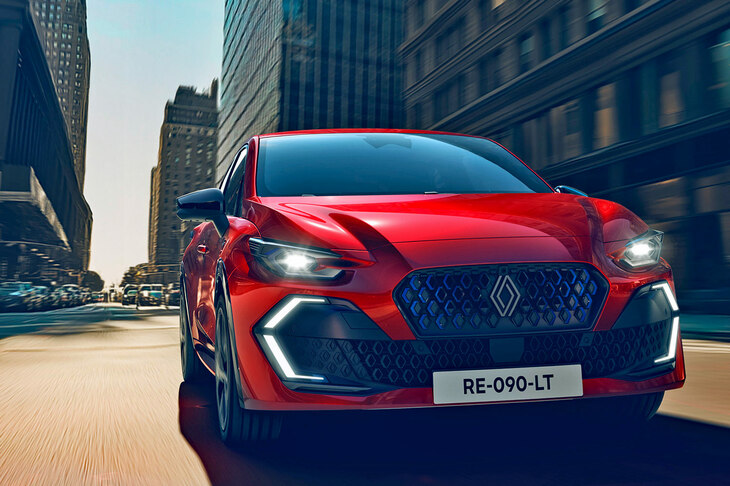 清水氏とwebCGほったが「これはちょっと……」と思っている新型「ルノー・クリオ」のフロントマスク。読者諸氏の皆さんは、どう思われるだろう？