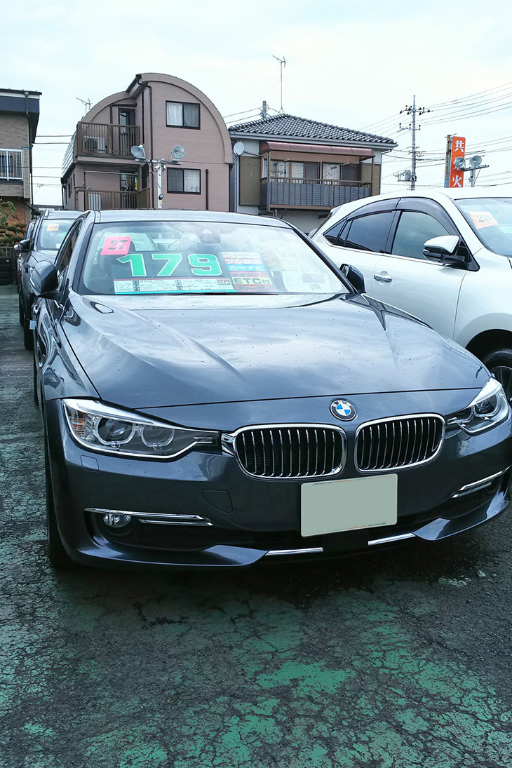 クリさんは、購入検討中だった修復歴アリの「BMW 320dラグジュアリー」をついに購入。