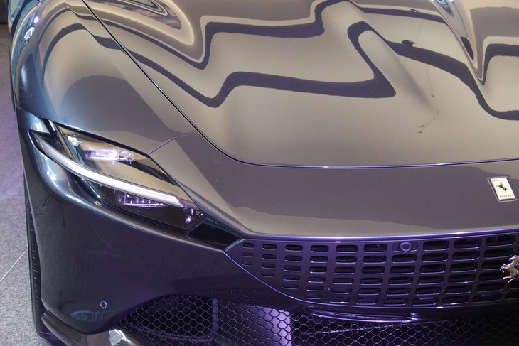 フェラーリ・ローマ（ヘッドランプ）