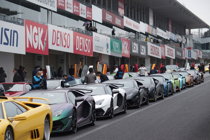 ギネス世界記録にチャレンジする「60th Anniversaryパレードラン」の様子。