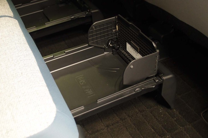 ダイハツ・ムーヴ キャンバス ストライプス（後席座面下の引き出し式収納＜置きラクボックス＞）