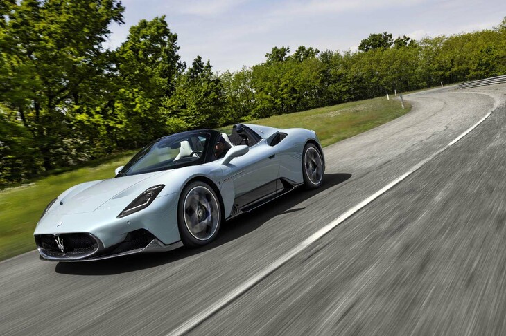 マセラティMC20チェロ