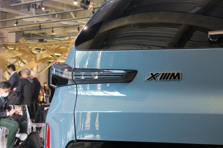 BMW XM（リアコンビランプ）