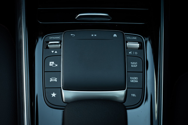 メルセデス・ベンツEQA250（センターコンソール）