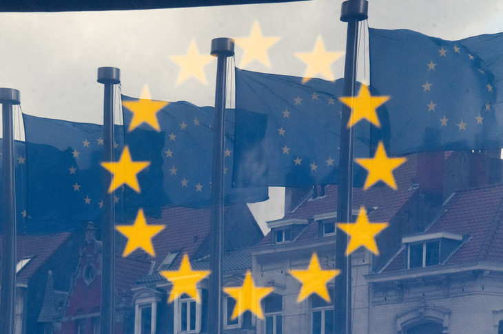 EU加盟各国政府と欧州議会の承認が必要となるが、欧州では今後、非電気自動車の販売継続を認めることになる。