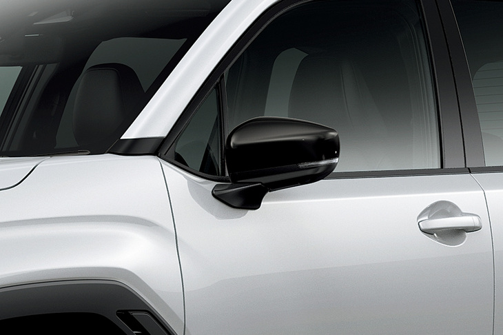 新型「フォレスター」では、Aピラーの付け根からベルトラインを一段下げているが、これはベルトラインが下がったというより、「カウルのほうが上がったのでは」というのが渕野氏の考察だ。