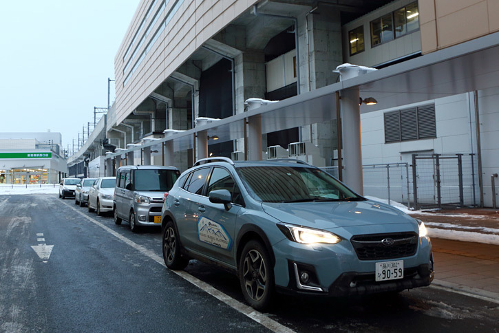 最終目的地である新青森駅に到着。ONE DAYドライブを終えた感想は「もっと雪上を走っていたかった」。