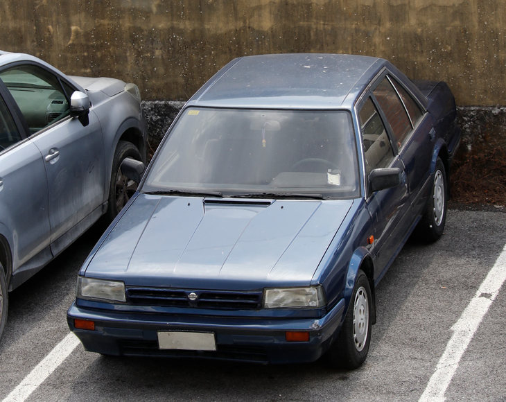 1980年代後半から英国で生産された「日産ブルーバード（日本名：オースター）」の生き残りを発見。2018年イタリア・カッラーラ近郊で撮影。