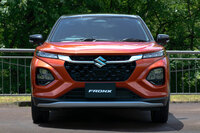 「フロンクス」は、インドでは上級モデルの販売チャンネルであるNEXA（ネクサ）で取り扱われる。上部をメッキのバーが横断する六角形のグリルは、ネクサの新世代SUVに共通する意匠だ。